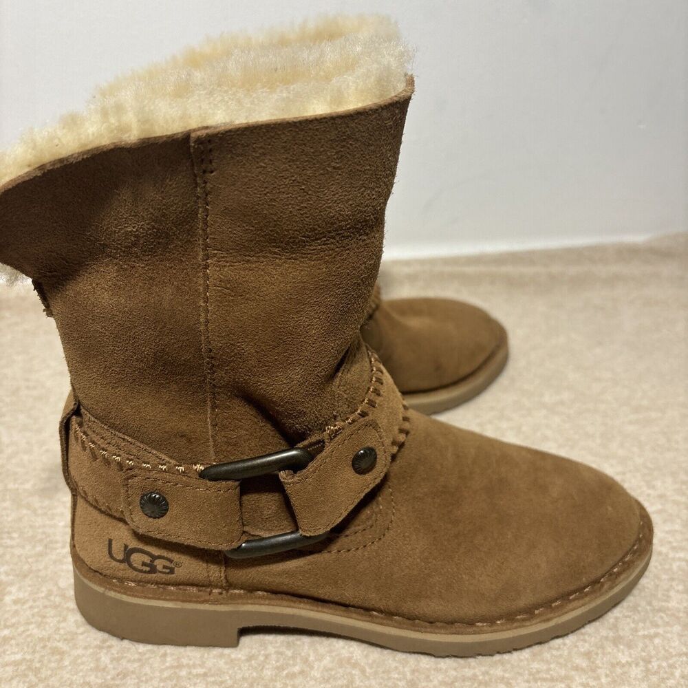 UGG Women’s Sally Boot Sz 5